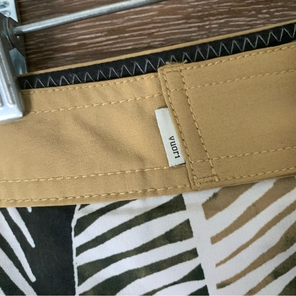 Vuori Mens cruise Boardshorts in palm tree print 36 - Picture 5 of 11